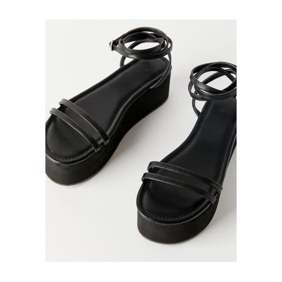 UO Max Strappy Platform Sandal size 9 - Picture 4 of 4